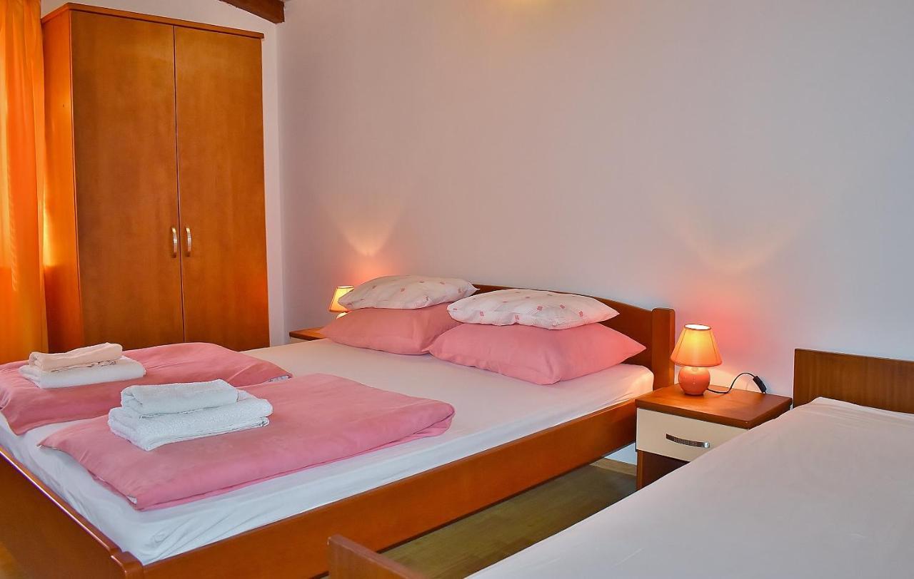 Feniks Apartmani Лопар Екстериор снимка