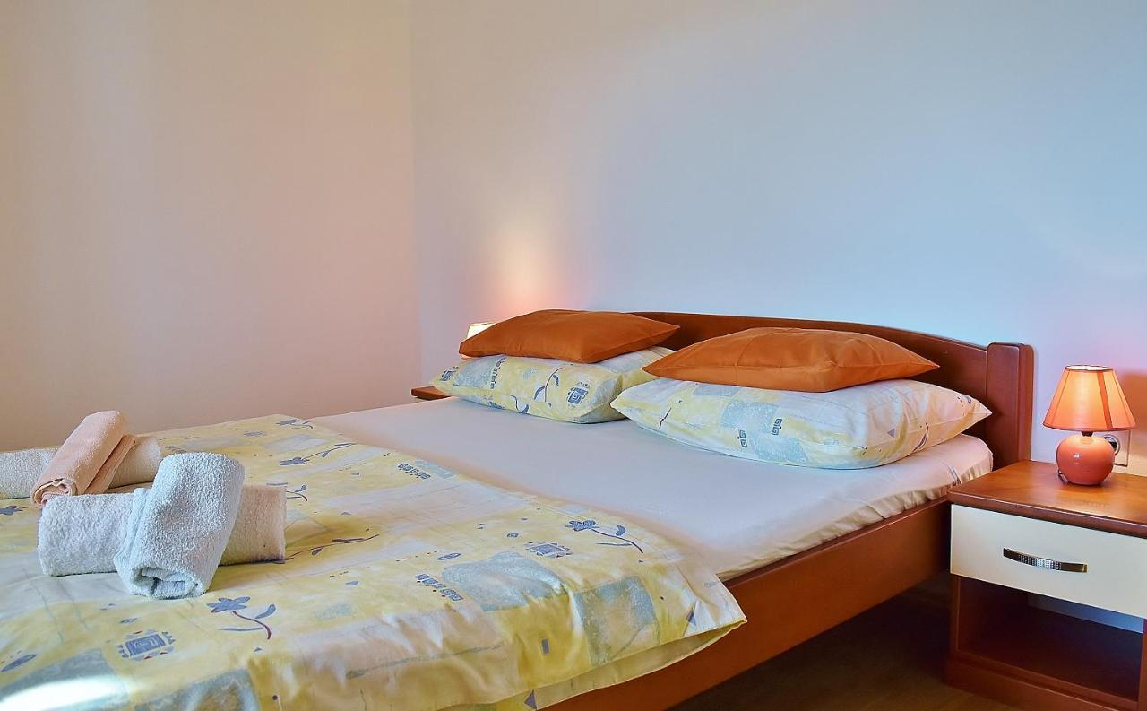 Feniks Apartmani Лопар Екстериор снимка